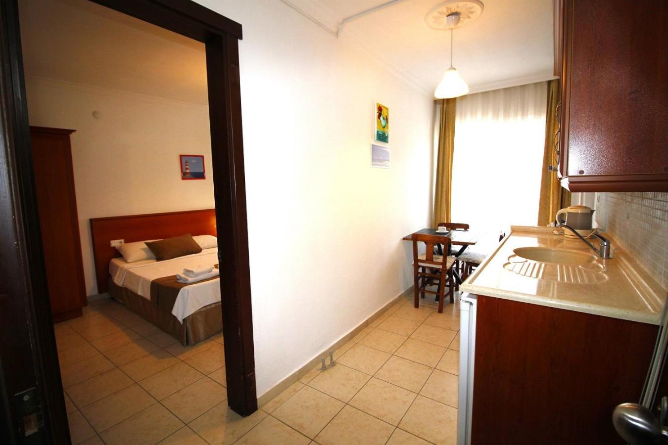 Bonapart Hotel Çeşme Buitenkant foto