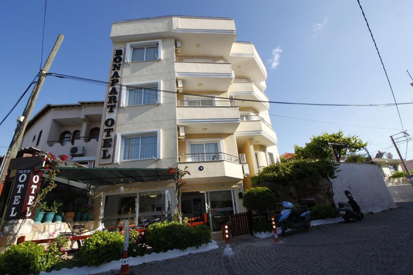 Bonapart Hotel Çeşme Buitenkant foto