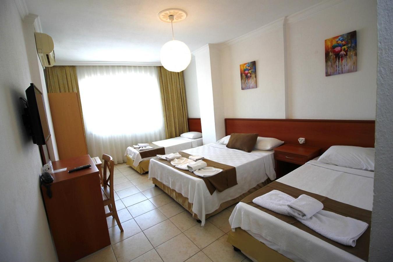 Bonapart Hotel Çeşme Buitenkant foto